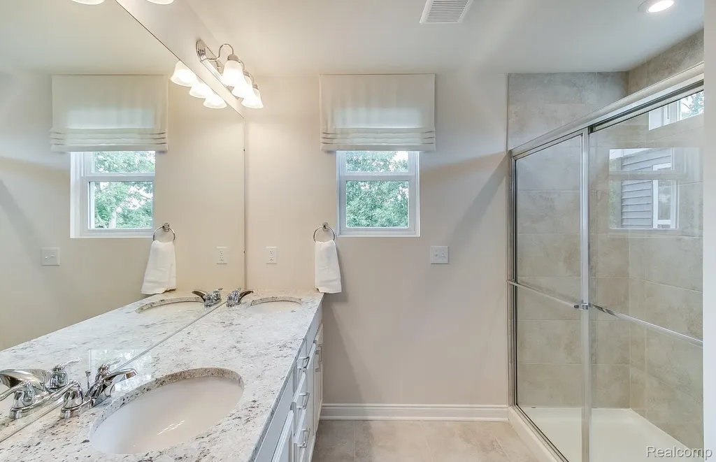 1516 Arcadia Drive Milford Charter Township MI 48381