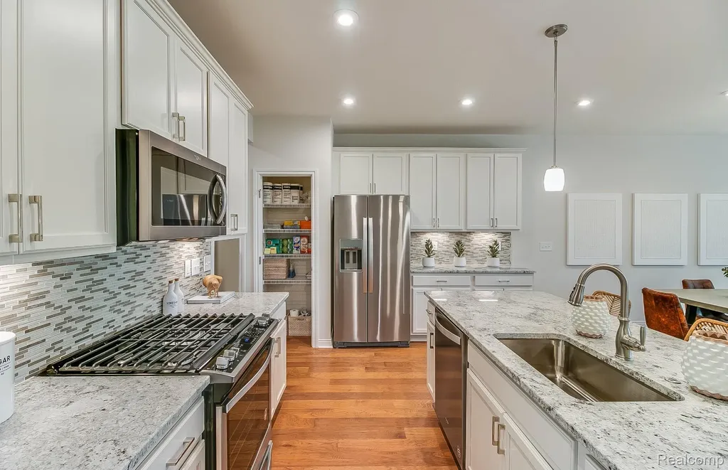 1516 Arcadia Drive Milford Charter Township MI 48381