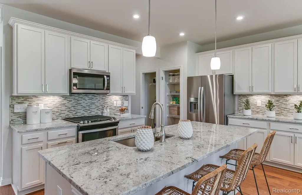 1516 Arcadia Drive Milford Charter Township MI 48381