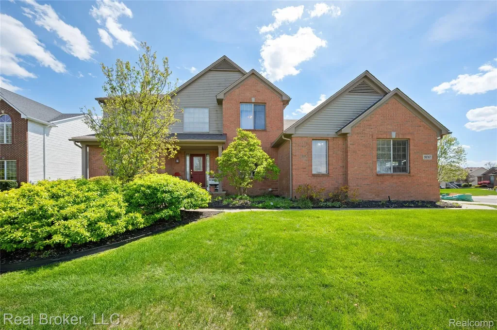 58767 Hunters Court South Lyon City MI 48178