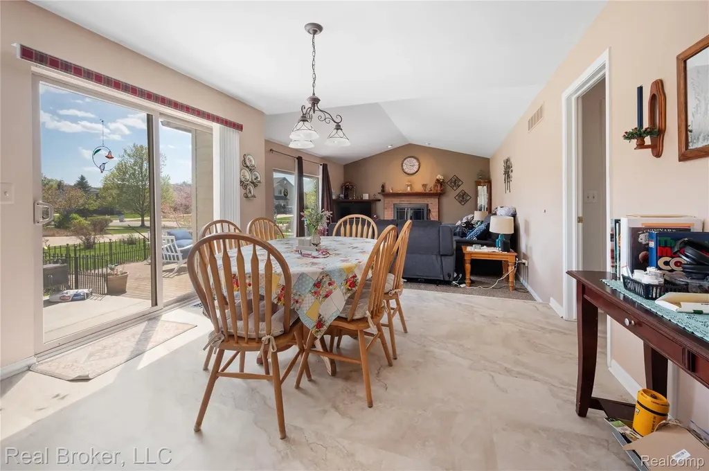 58767 Hunters Court South Lyon City MI 48178