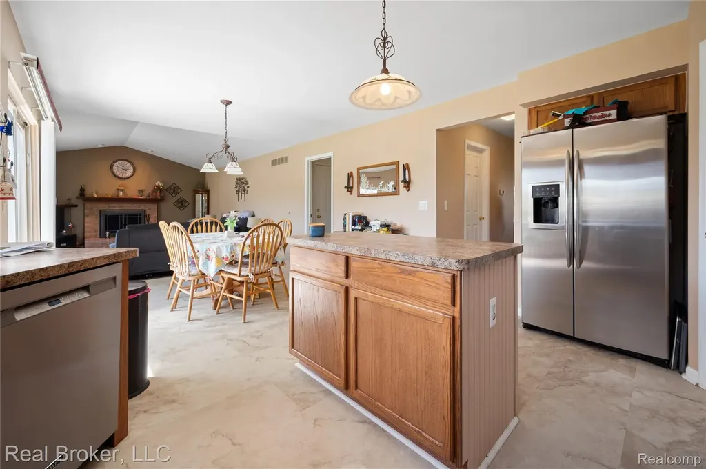 58767 Hunters Court South Lyon City MI 48178