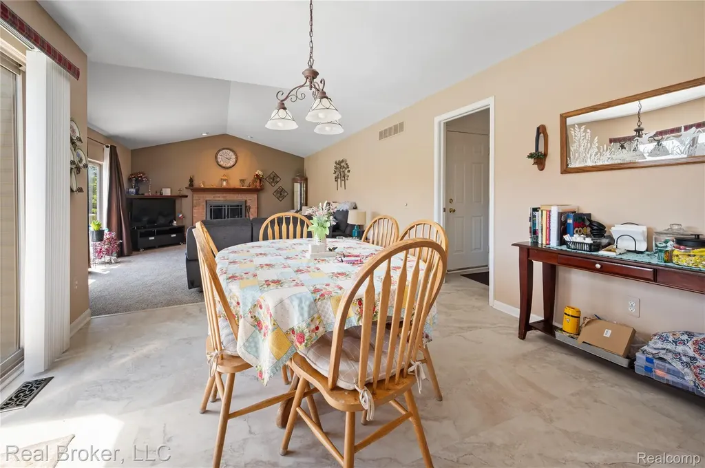 58767 Hunters Court South Lyon City MI 48178