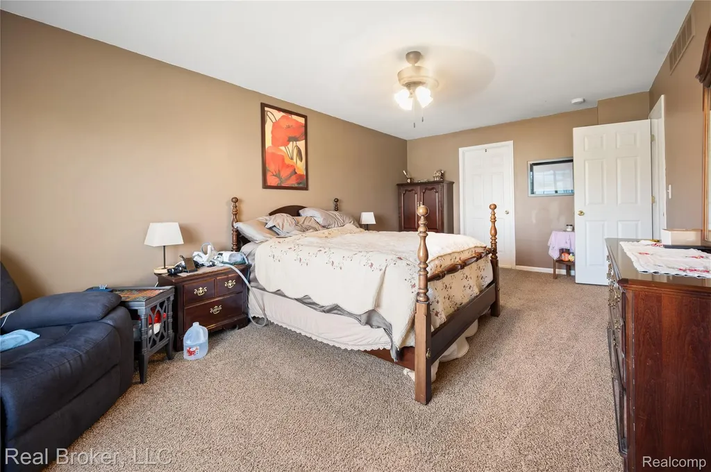58767 Hunters Court South Lyon City MI 48178