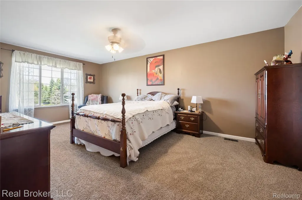 58767 Hunters Court South Lyon City MI 48178