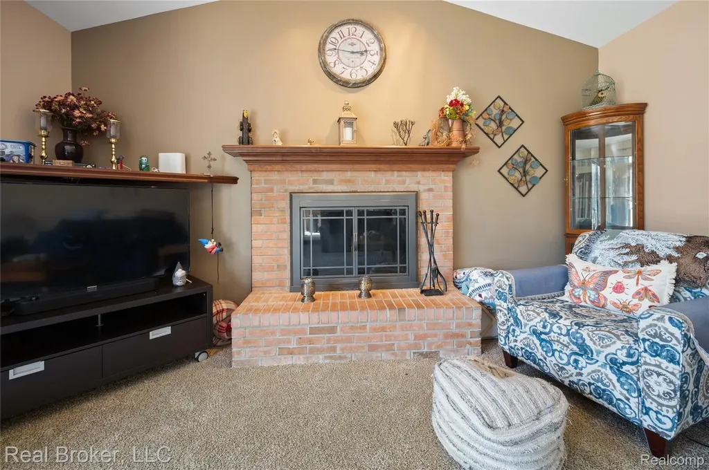 58767 Hunters Court South Lyon City MI 48178