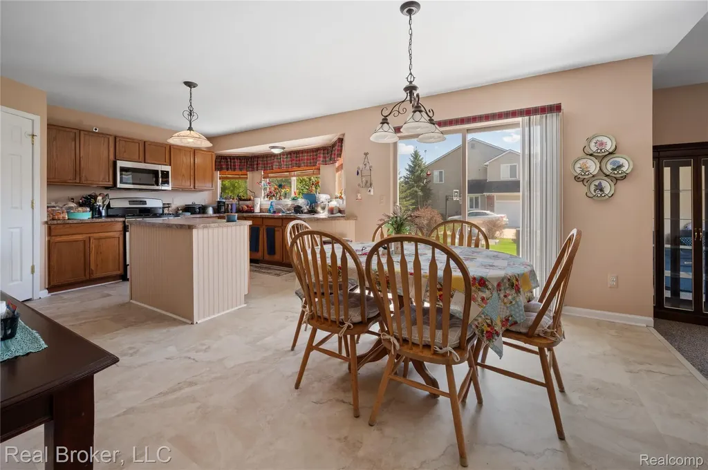 58767 Hunters Court South Lyon City MI 48178