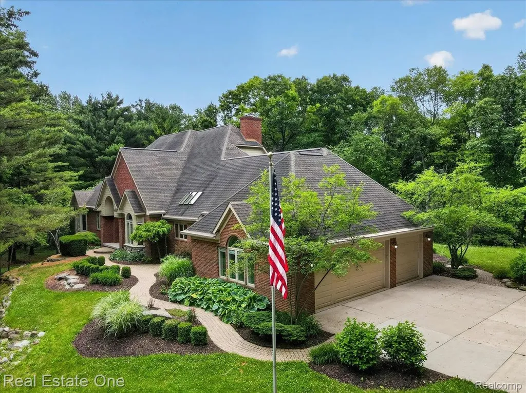 425 Courtney Road Addison Township MI 48367