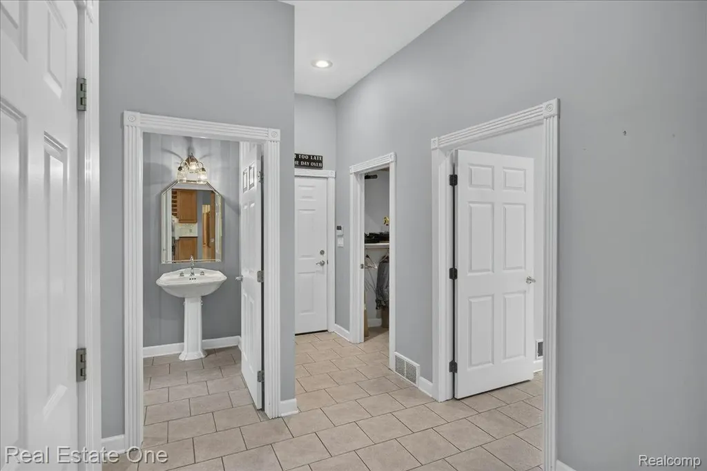 425 Courtney Road Addison Township MI 48367