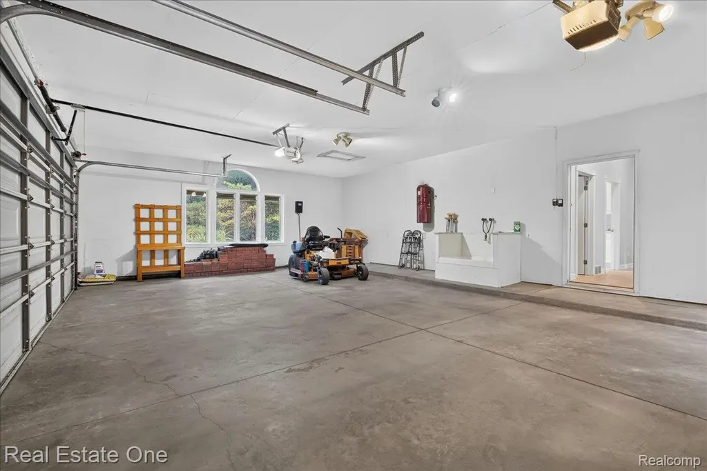 425 Courtney Road Addison Township MI 48367