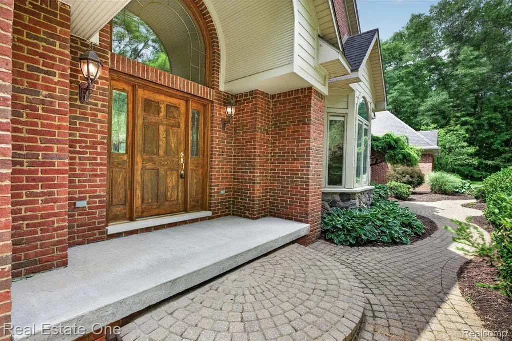 425 Courtney Road Addison Township MI 48367