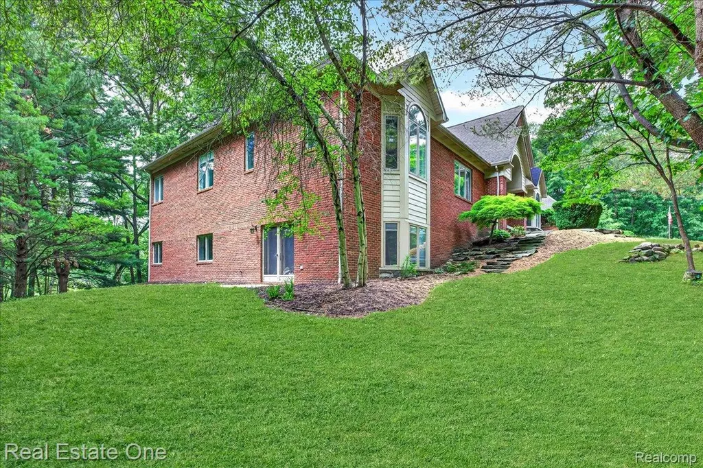 425 Courtney Road Addison Township MI 48367