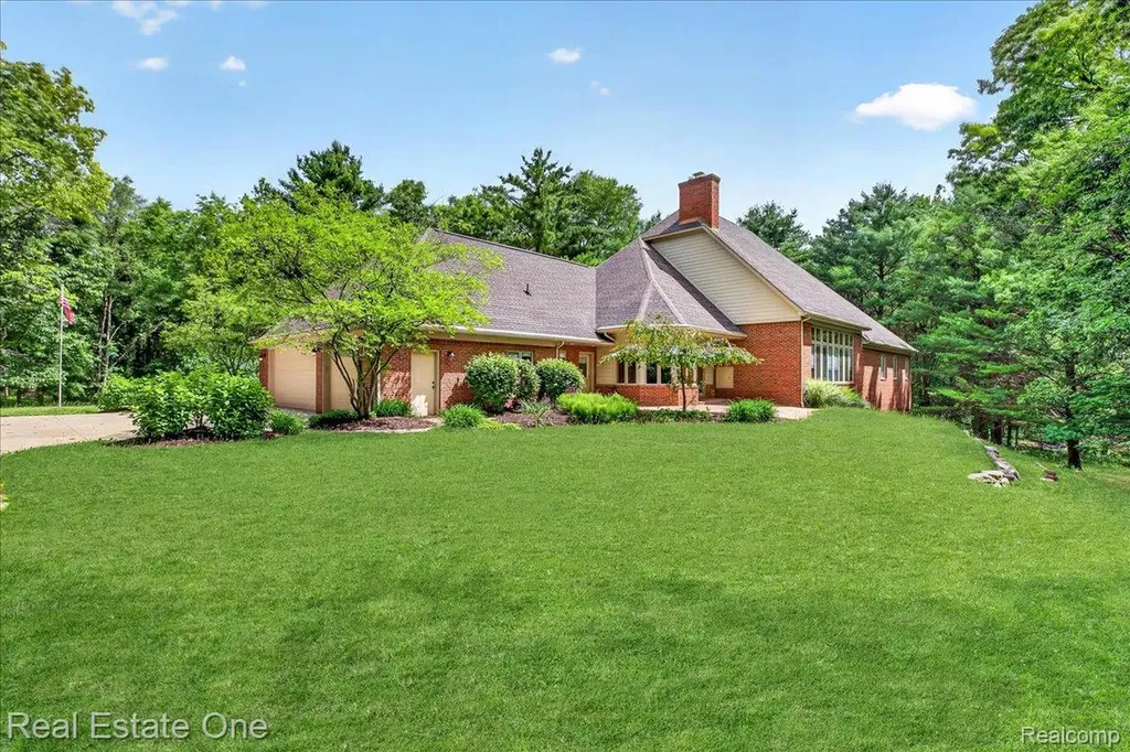 425 Courtney Road Addison Township MI 48367