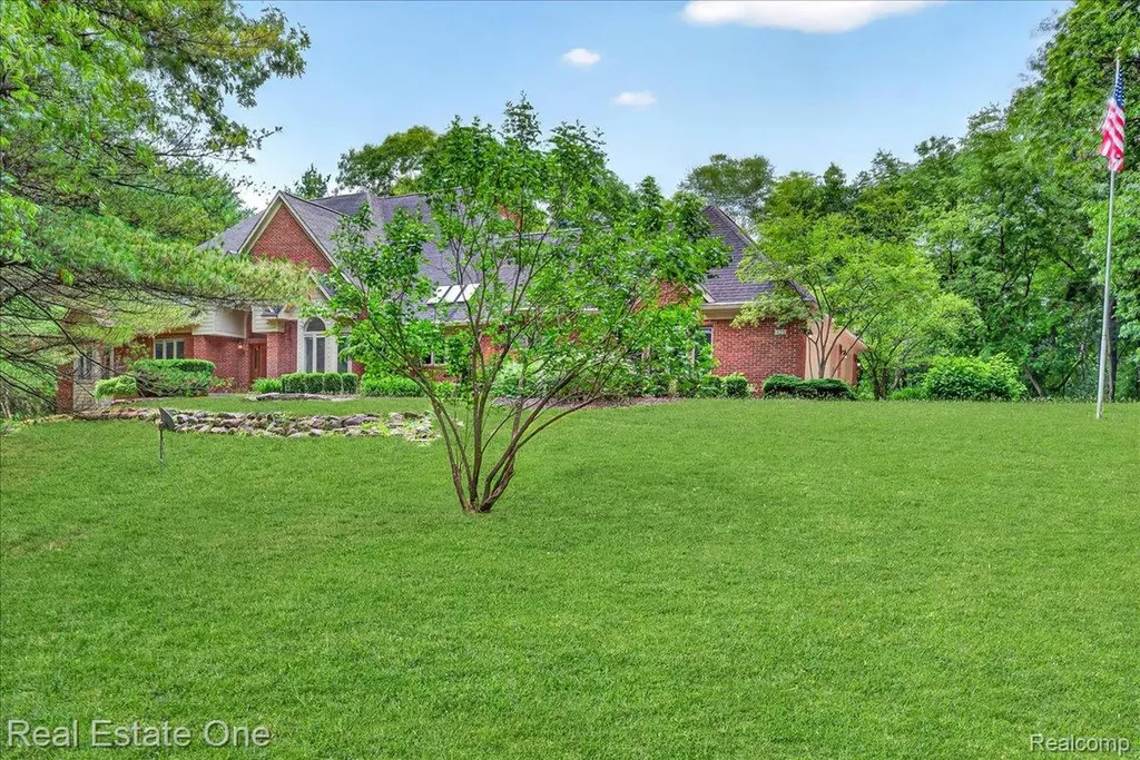 425 Courtney Road Addison Township MI 48367