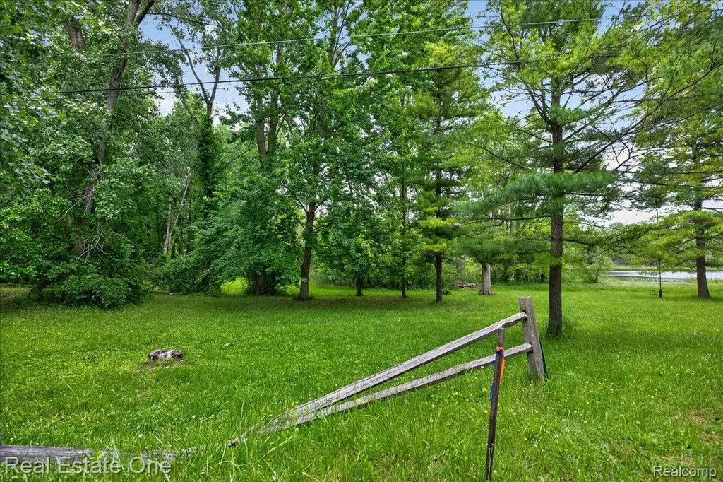 425 Courtney Road Addison Township MI 48367