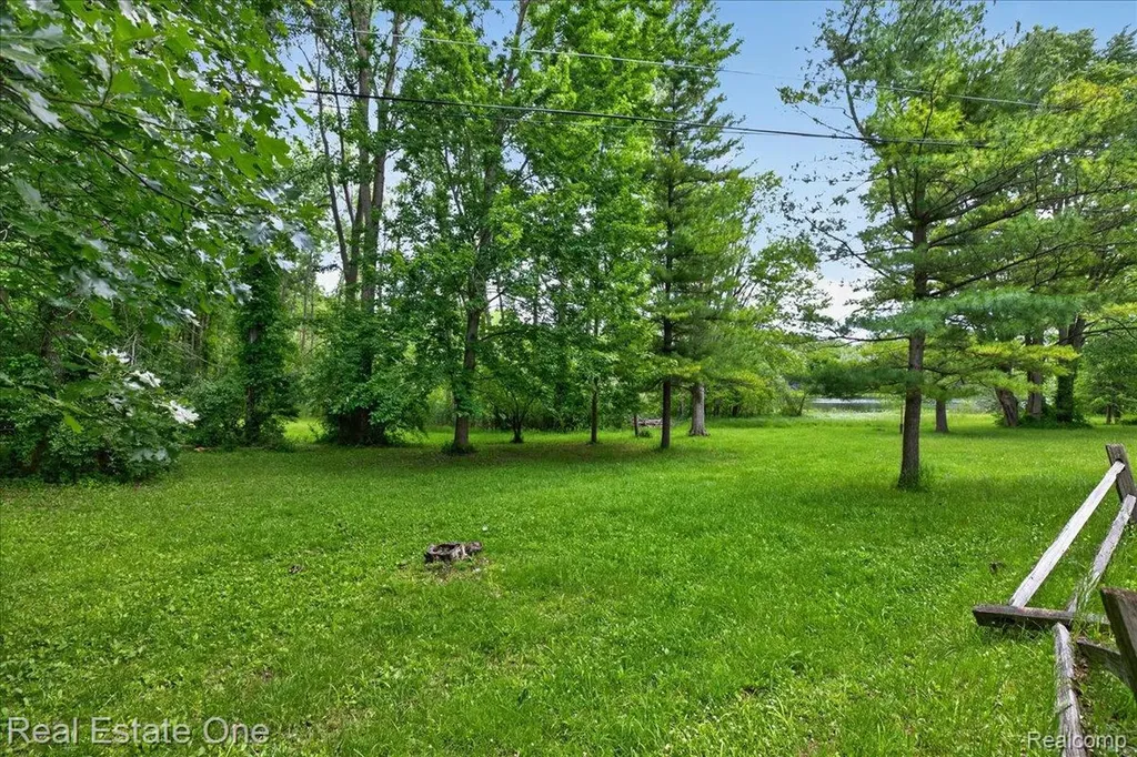 425 Courtney Road Addison Township MI 48367