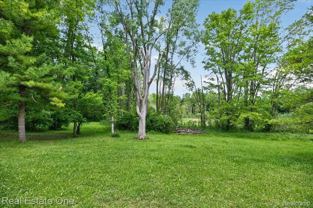425 Courtney Road Addison Township MI 48367