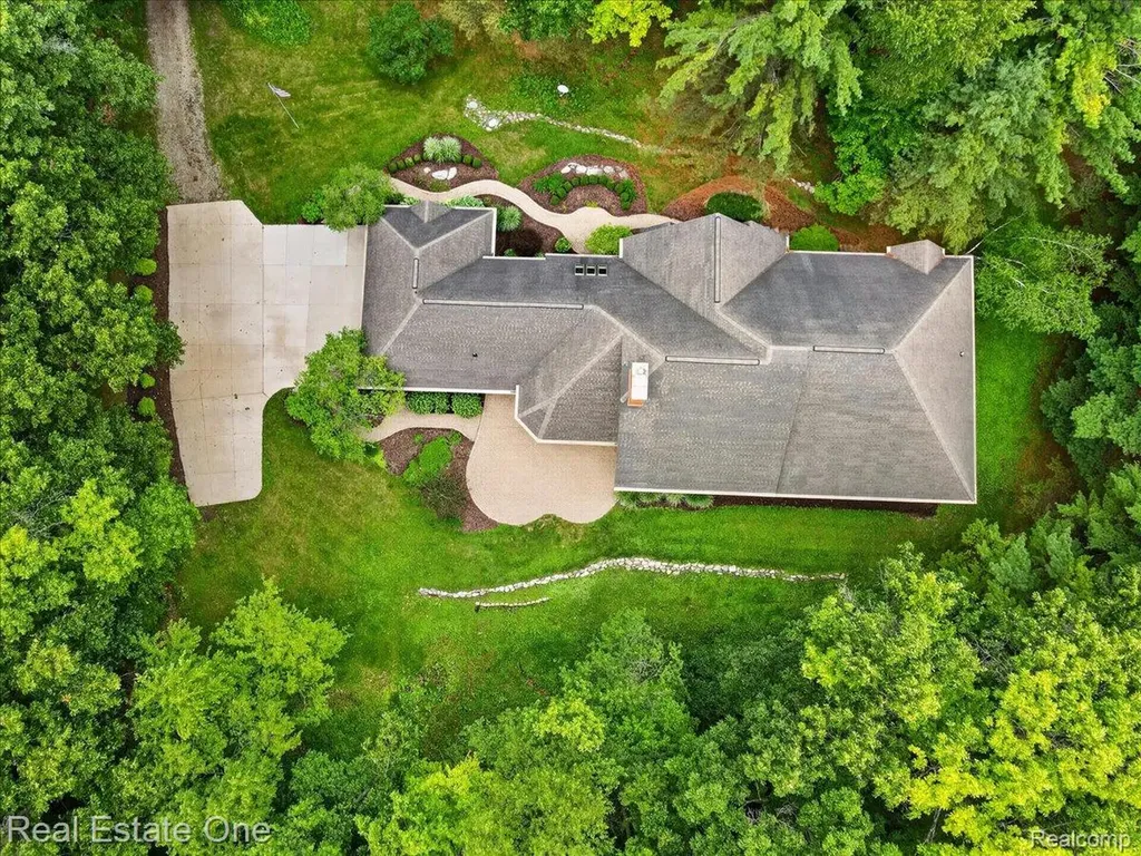 425 Courtney Road Addison Township MI 48367