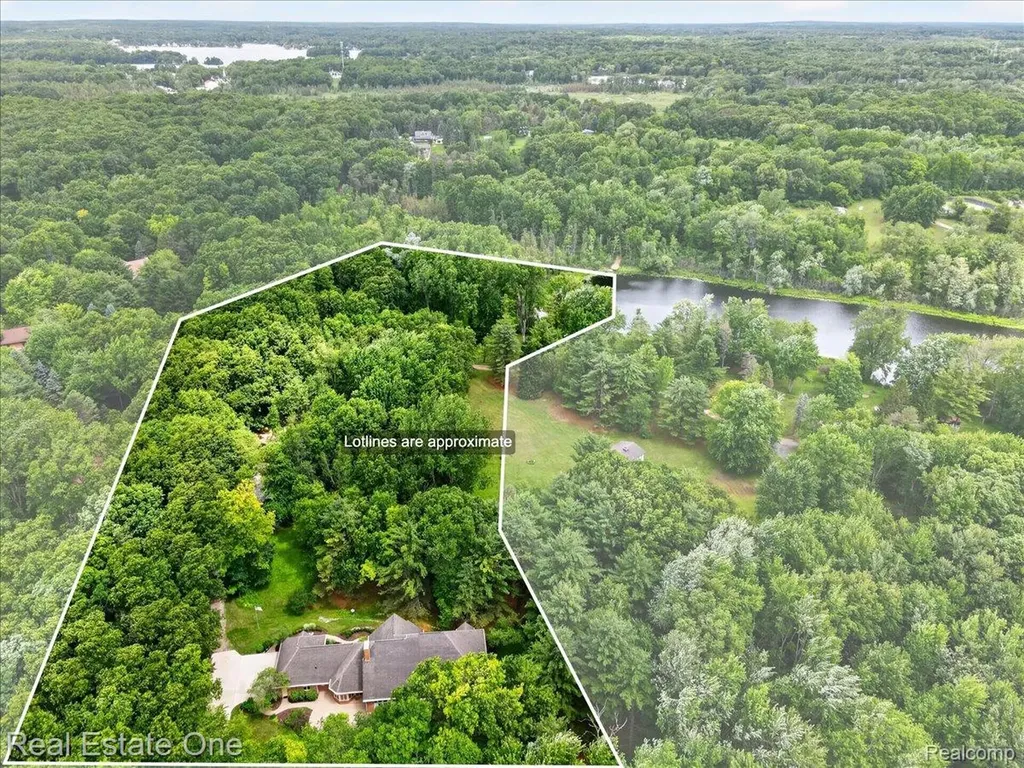 425 Courtney Road Addison Township MI 48367