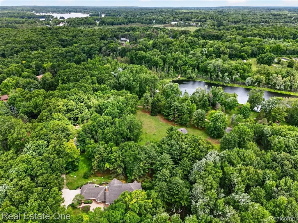 425 Courtney Road Addison Township MI 48367