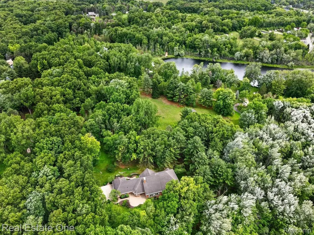 425 Courtney Road Addison Township MI 48367