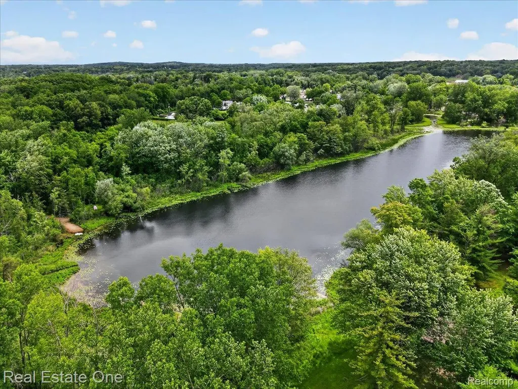 425 Courtney Road Addison Township MI 48367