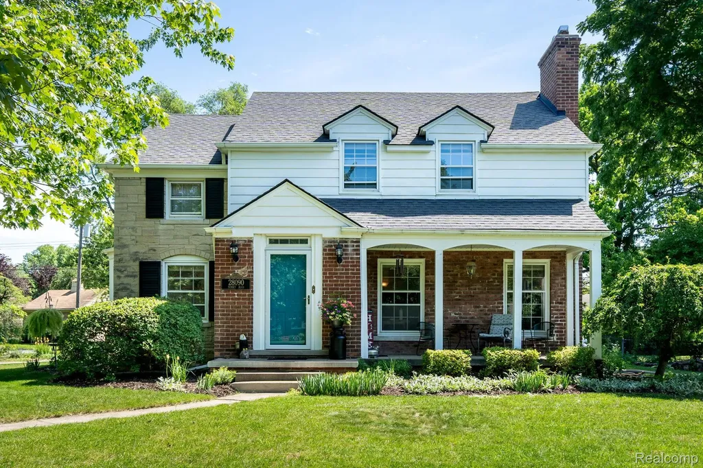28090 Sunset Boulevard W Lathrup Village City MI 48076