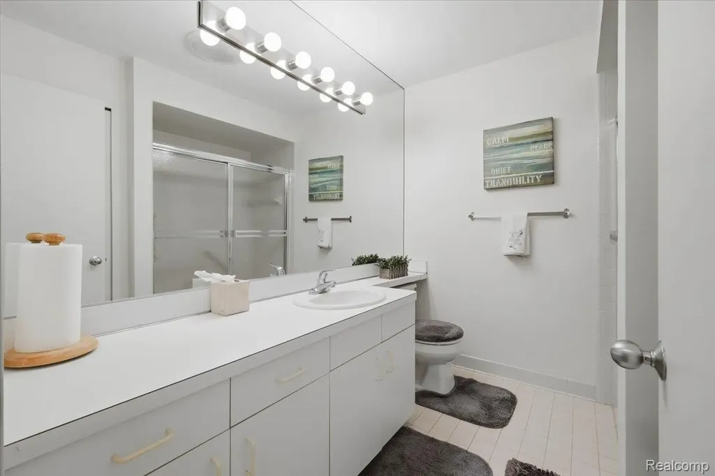 6680 Ridgefield Circle West Bloomfield Charter Township MI 48322