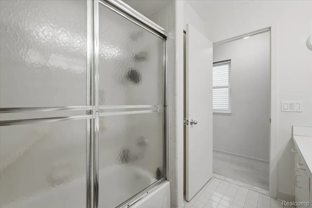 6680 Ridgefield Circle West Bloomfield Charter Township MI 48322