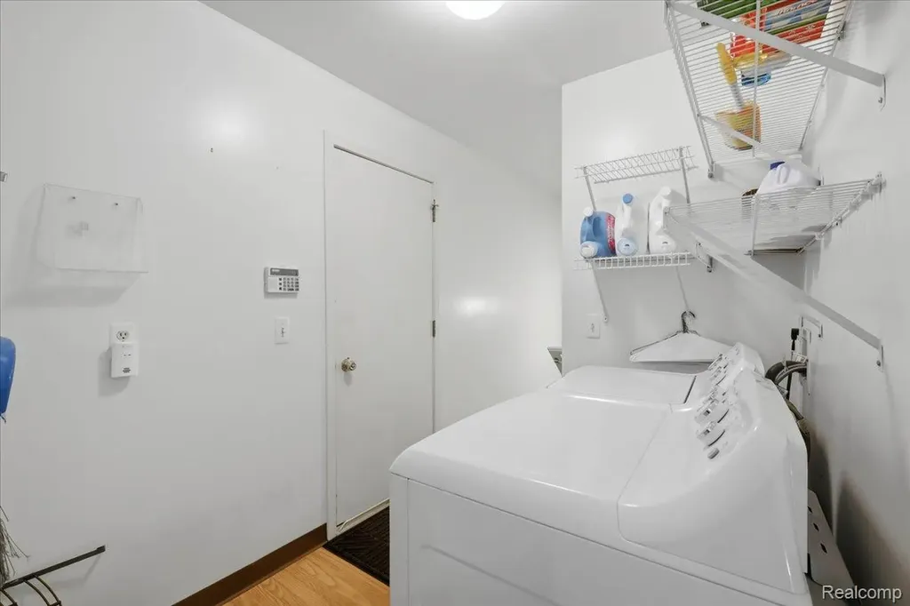 6680 Ridgefield Circle West Bloomfield Charter Township MI 48322