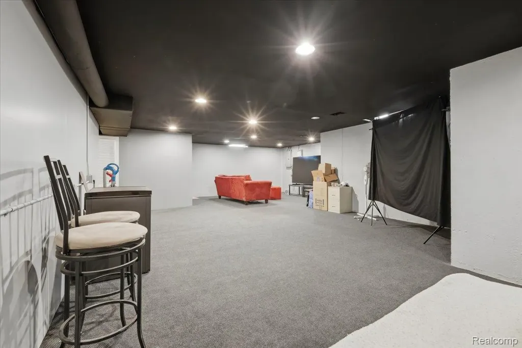 6680 Ridgefield Circle West Bloomfield Charter Township MI 48322