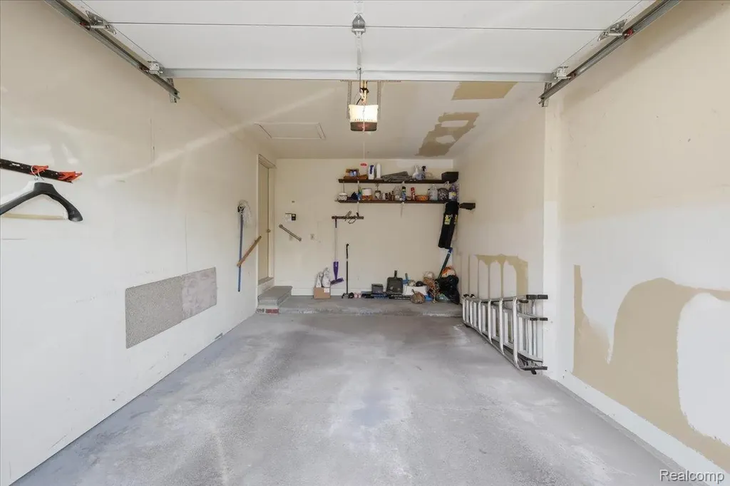 6680 Ridgefield Circle West Bloomfield Charter Township MI 48322
