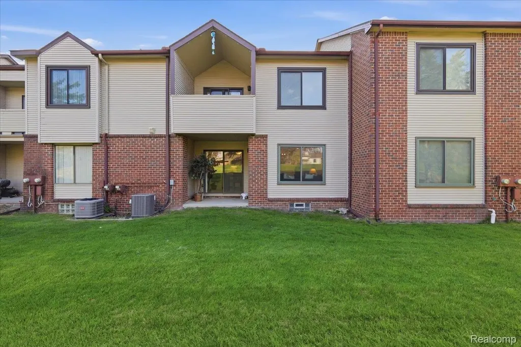 6680 Ridgefield Circle West Bloomfield Charter Township MI 48322