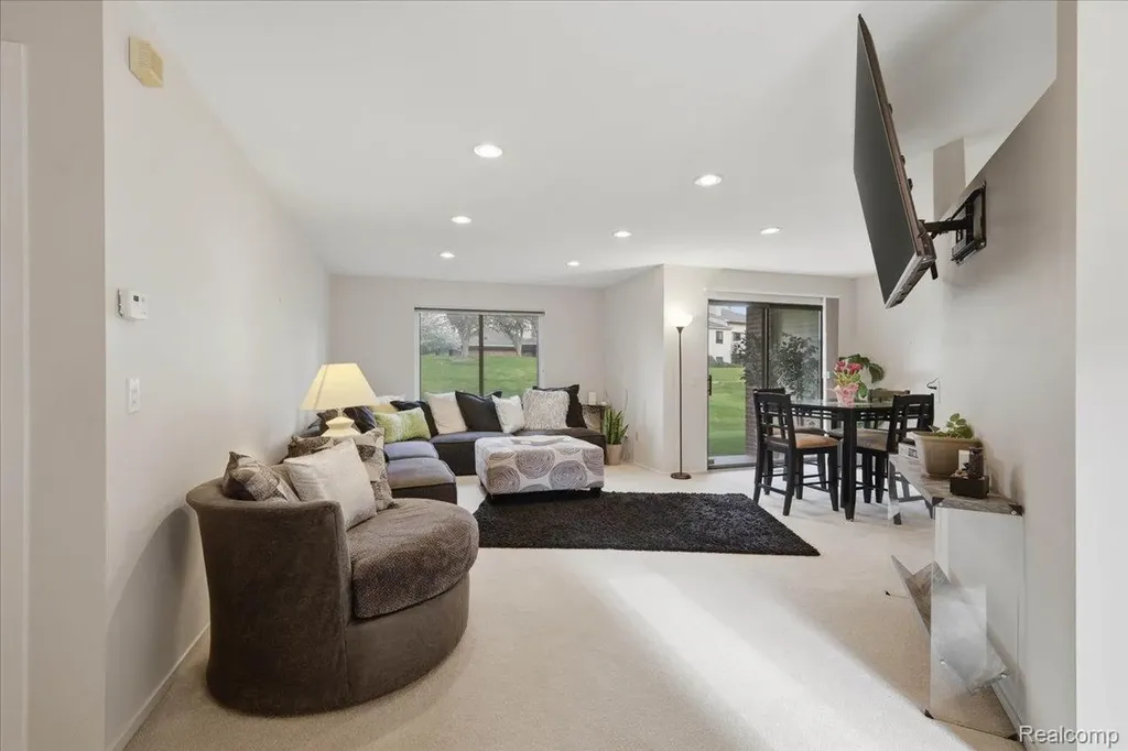 6680 Ridgefield Circle West Bloomfield Charter Township MI 48322