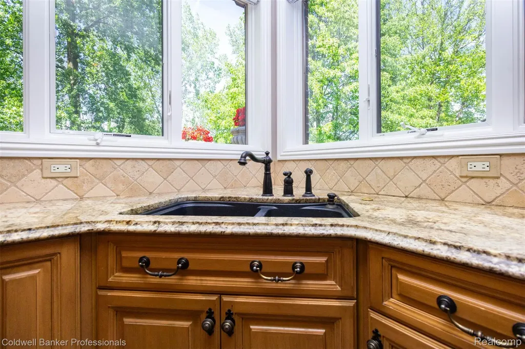 57177 Covington Drive Washington Township MI 48094