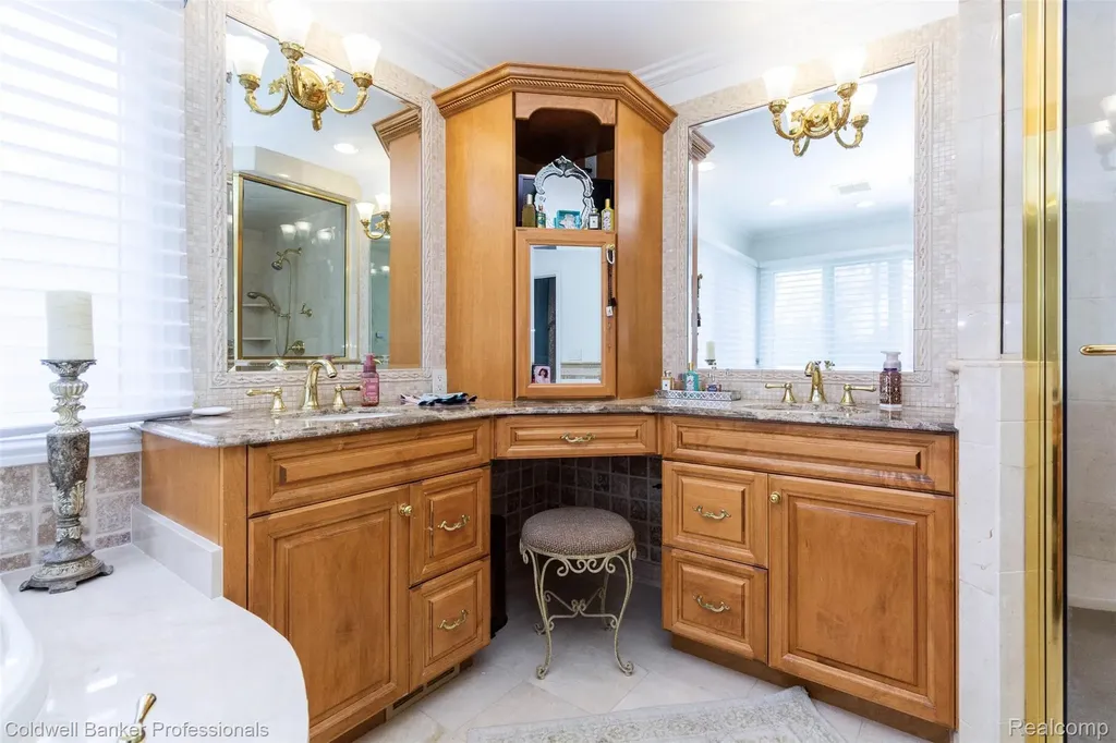 57177 Covington Drive Washington Township MI 48094