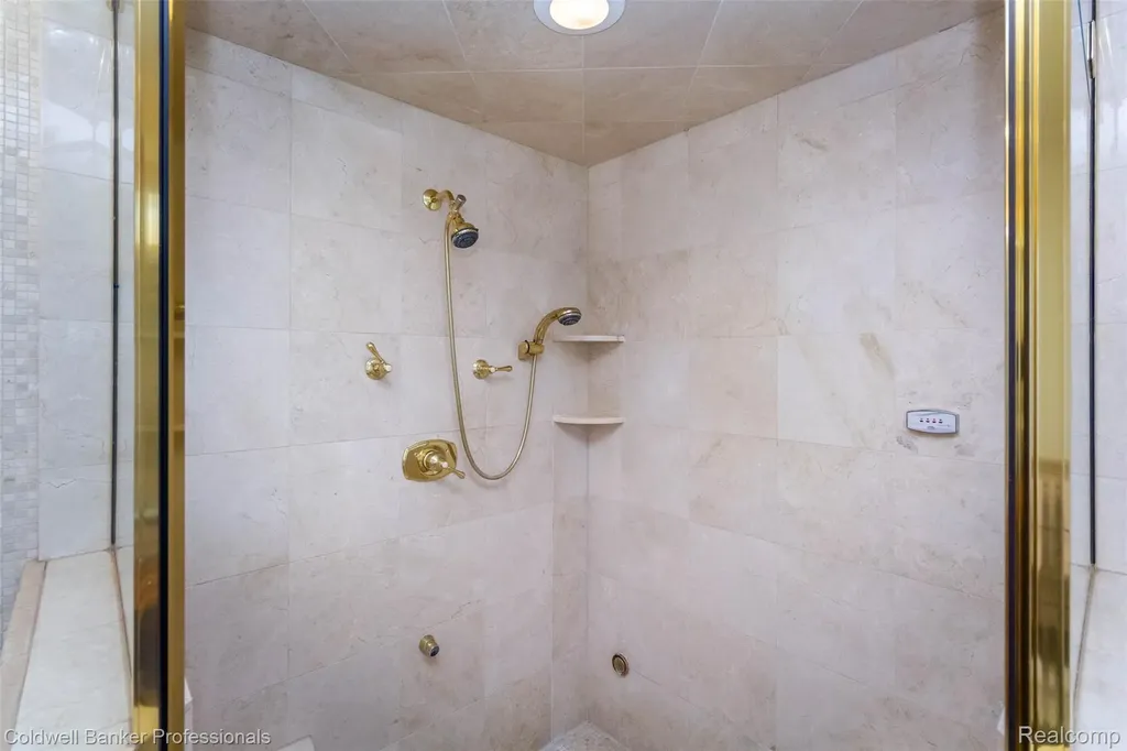57177 Covington Drive Washington Township MI 48094