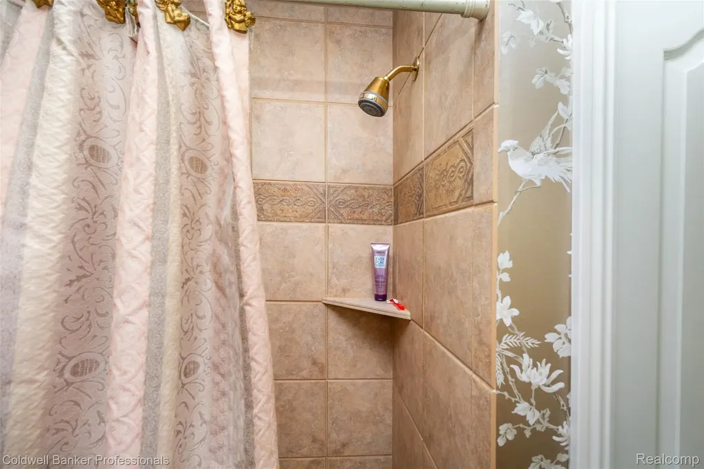 57177 Covington Drive Washington Township MI 48094