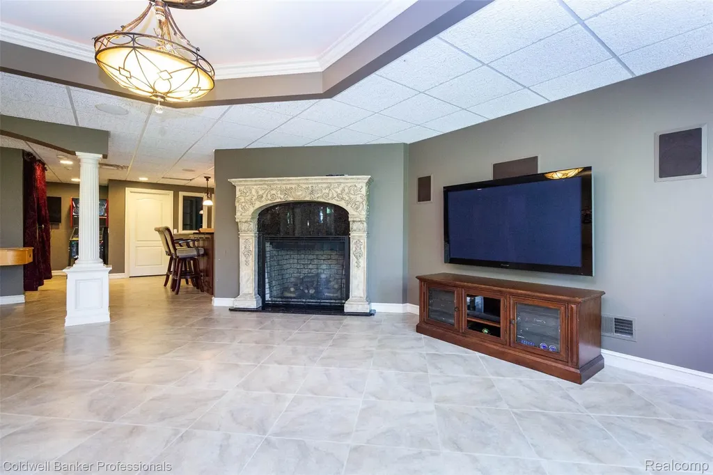 57177 Covington Drive Washington Township MI 48094