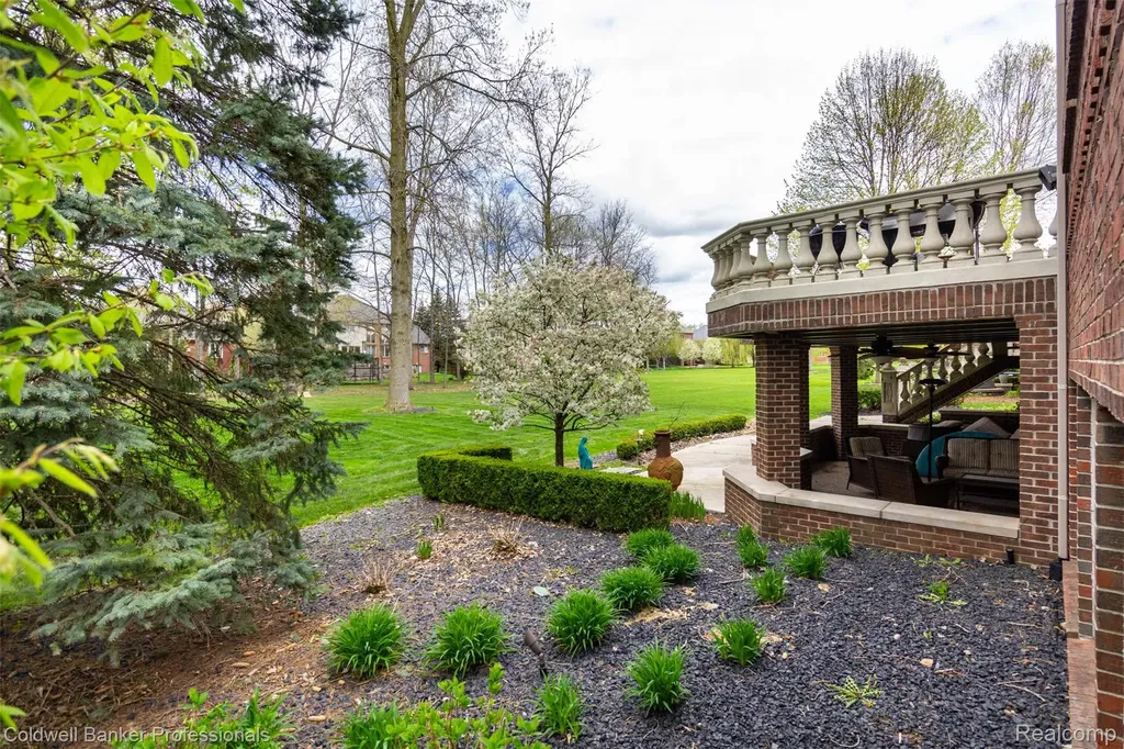 57177 Covington Drive Washington Township MI 48094