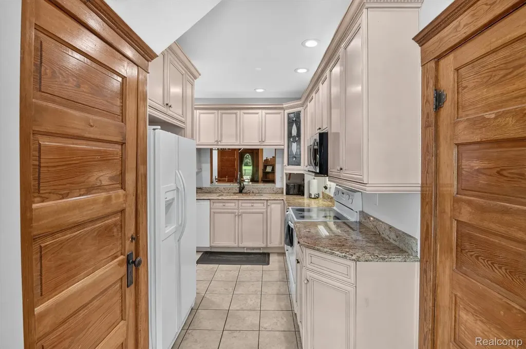315 E Michigan Avenue Saline City MI 48176