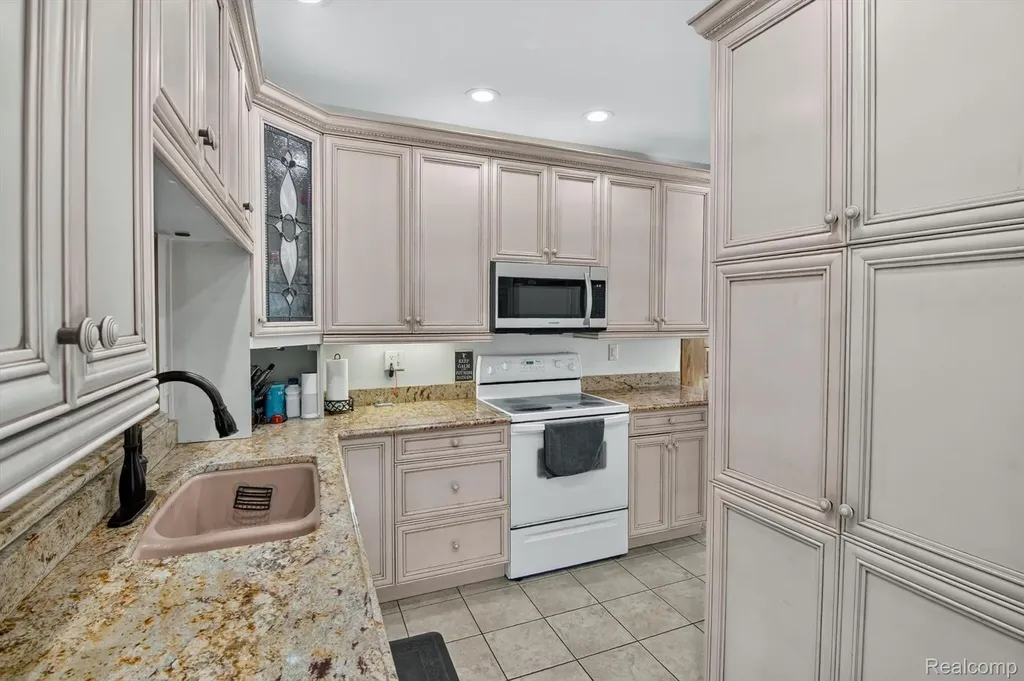 315 E Michigan Avenue Saline City MI 48176