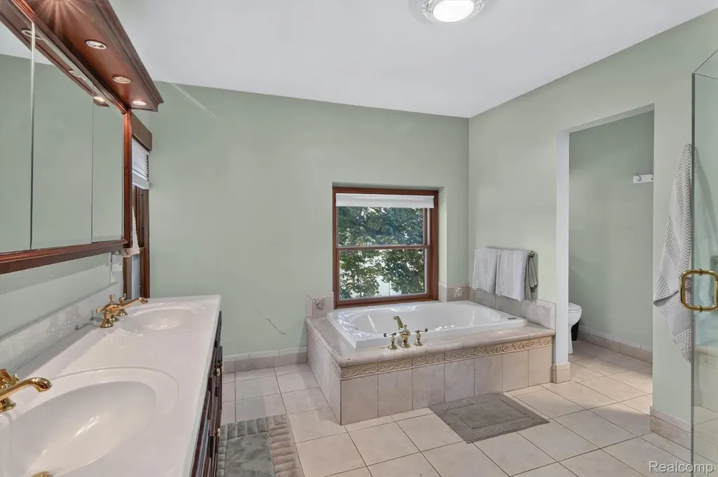 315 E Michigan Avenue Saline City MI 48176