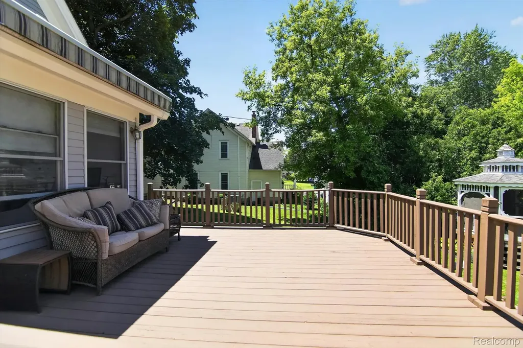 315 E Michigan Avenue Saline City MI 48176