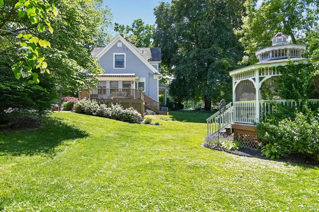 315 E Michigan Avenue Saline City MI 48176
