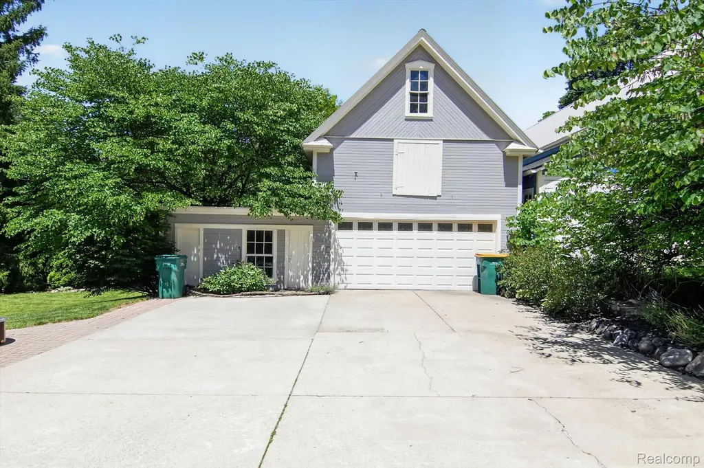 315 E Michigan Avenue Saline City MI 48176