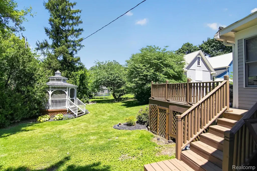 315 E Michigan Avenue Saline City MI 48176