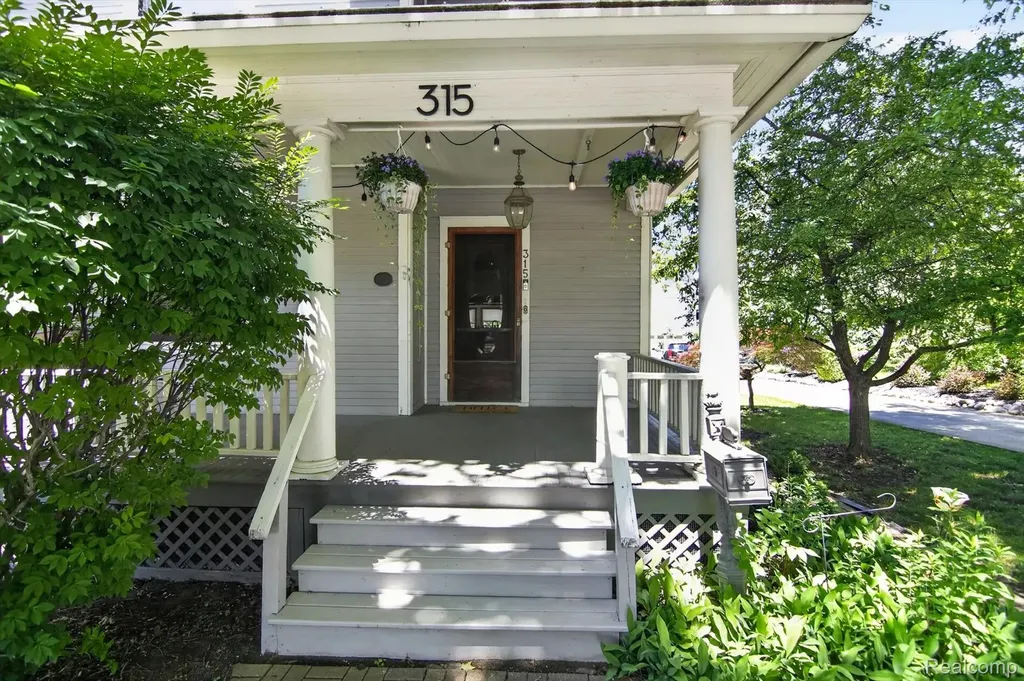 315 E Michigan Avenue Saline City MI 48176