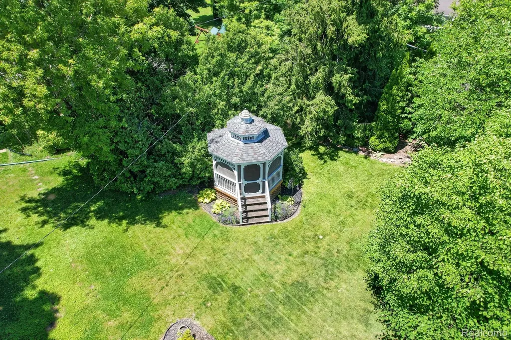 315 E Michigan Avenue Saline City MI 48176