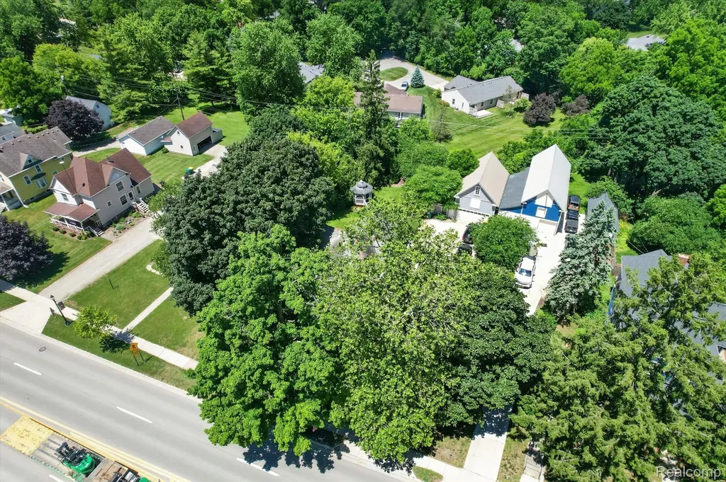315 E Michigan Avenue Saline City MI 48176